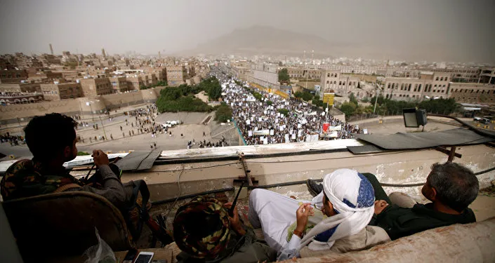 القوات اليمنية تسيطر على معسكرات والحوثيون يسقطون 3 طائرات تجسس