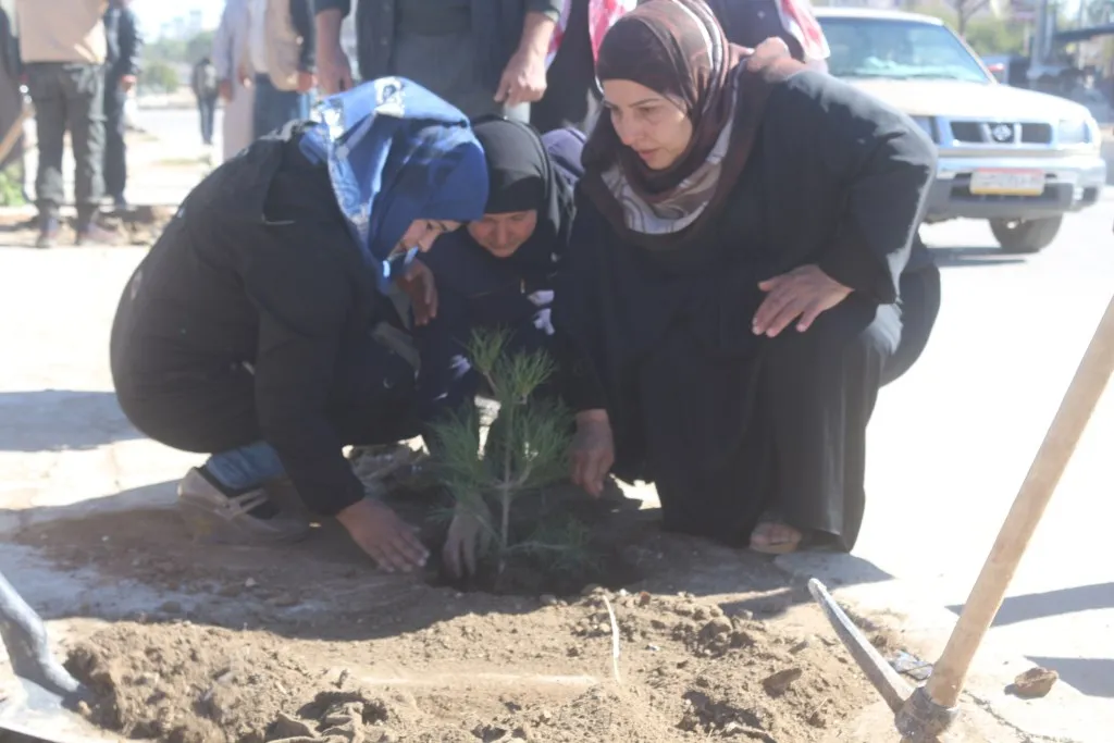 حملة تشجير للحفاظ على البيئة