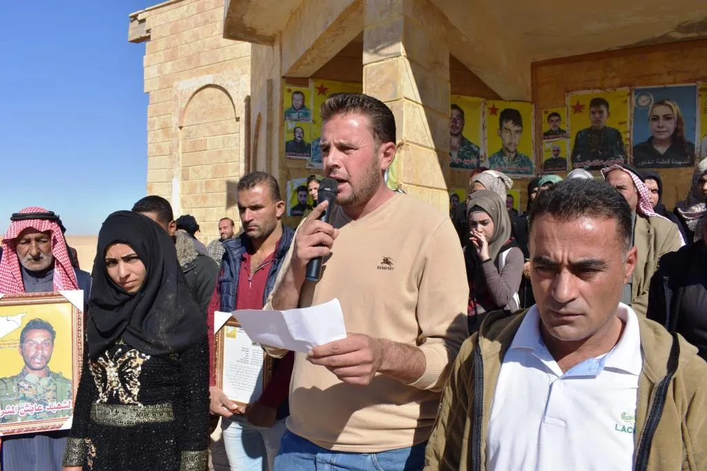 'يجب على شعوب المنطقة الوقوف صفاً واحداُ خلف مقاتلي ومقاتلات ق س د'