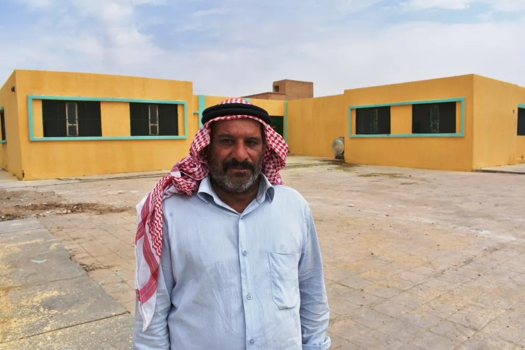 بعمل شعبي يرممون مدرستهم وينظفون شوارع البلدة