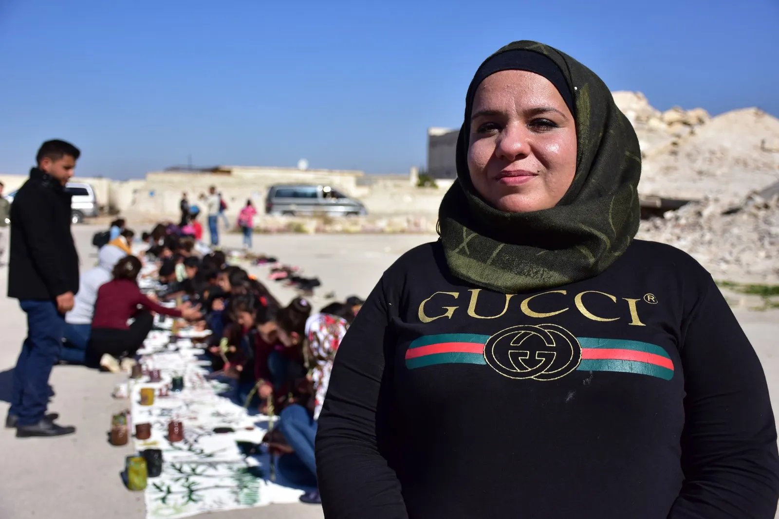 أطفال عفرين يفرغون مشاهد الحرب من ذاكرتهم على لوحة