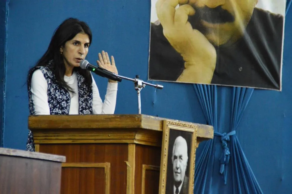 "ليت جكر خوين بيننا اليوم ليرى المرأة التي حرضها على الثورة كيف  تقود الثورات"