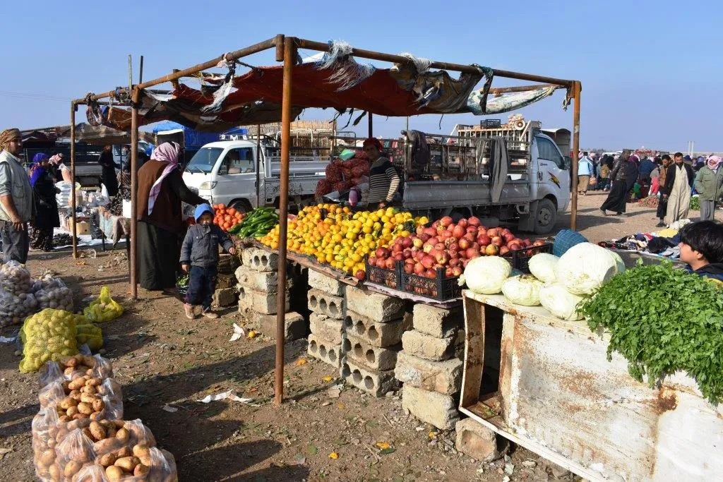الأسواق الشعبية في دير الزور مقصد لجميع فئات الشعب