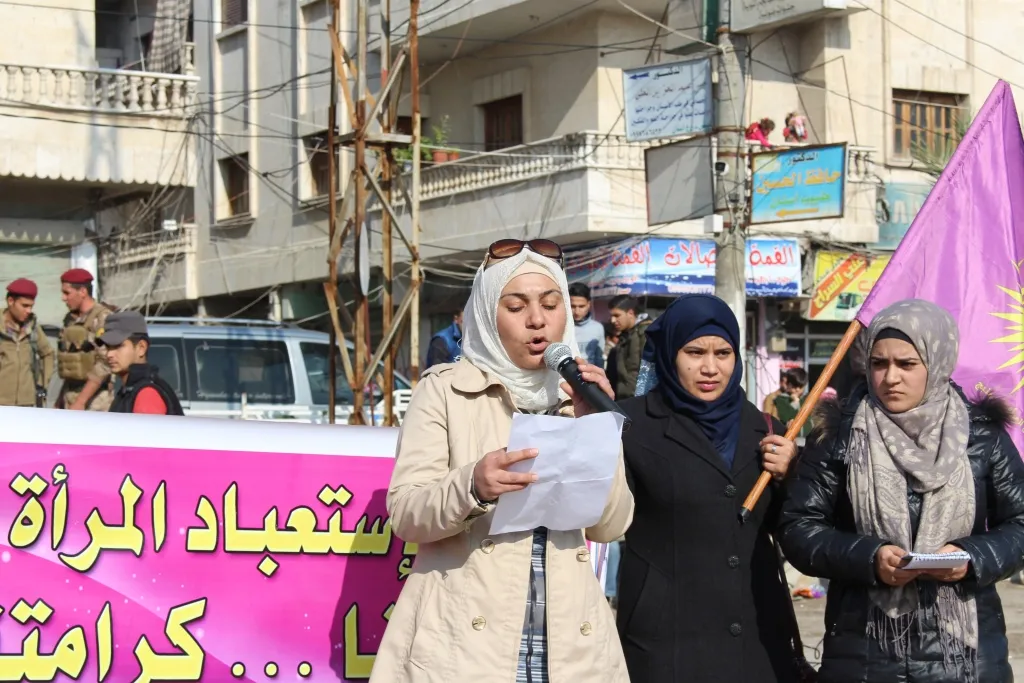نساء منبج تحيين اليوم العالمي لمناهضة العنف ضد المرأة