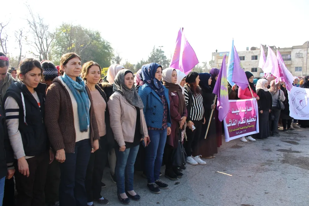نساء منبج تحيين اليوم العالمي لمناهضة العنف ضد المرأة