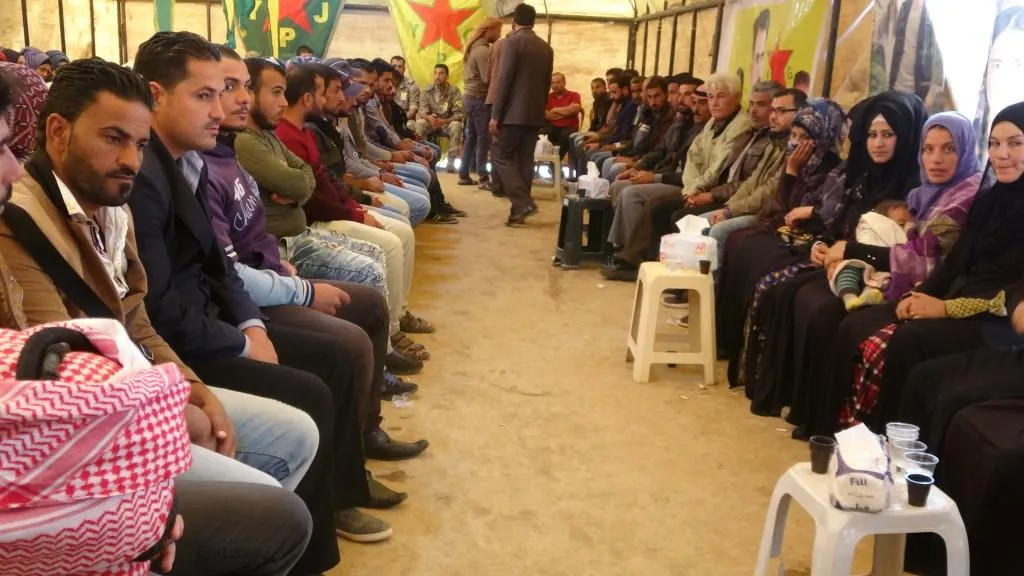 المئات من أهالي تل حميس قدموا العزاء لذوي الشهيد إبراهيم
