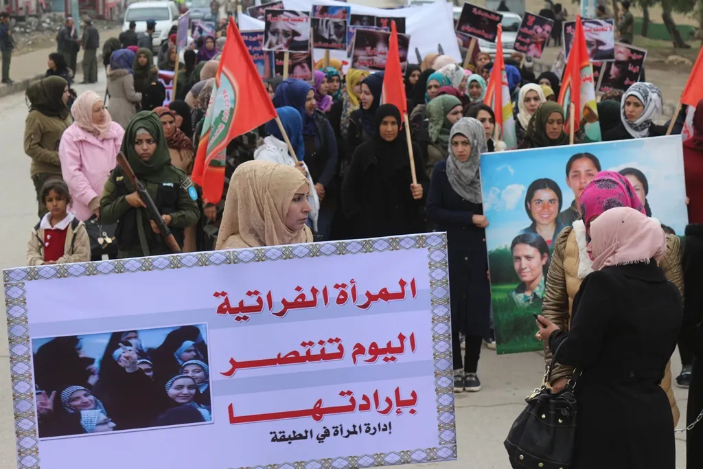 حملة "لا لاستعباد المرأة حريتنا كرامتنا" تنتهي اليوم بمسيرة كبرى