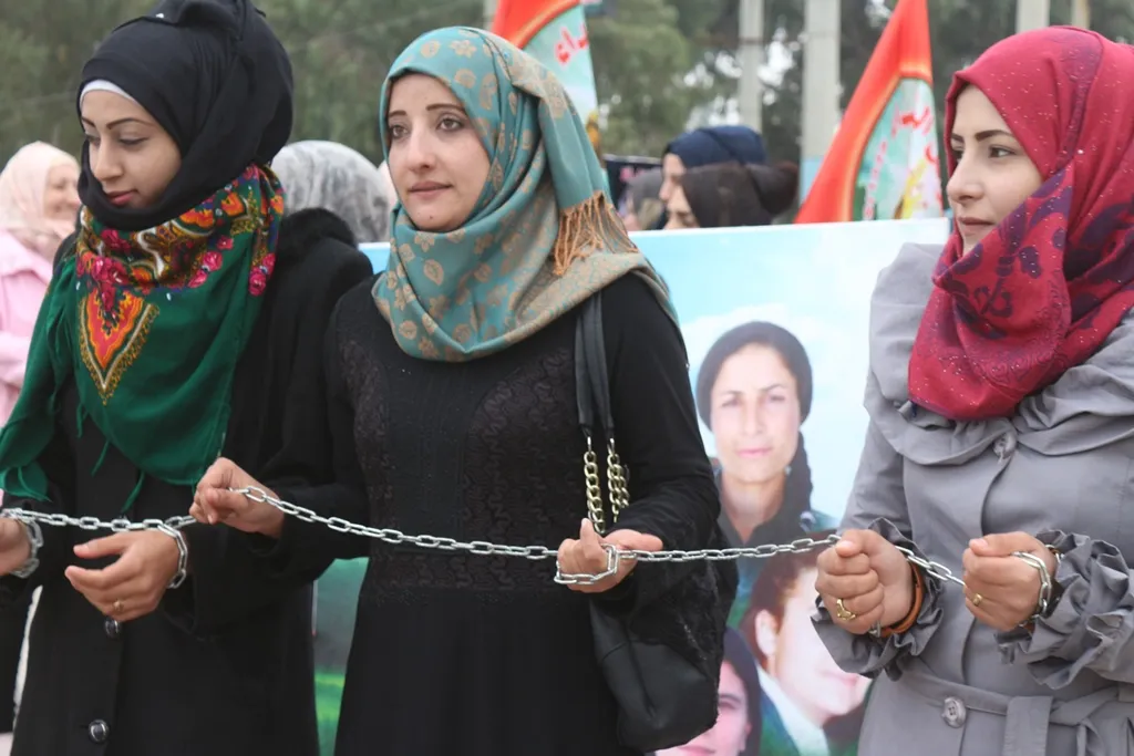 حملة "لا لاستعباد المرأة حريتنا كرامتنا" تنتهي اليوم بمسيرة كبرى