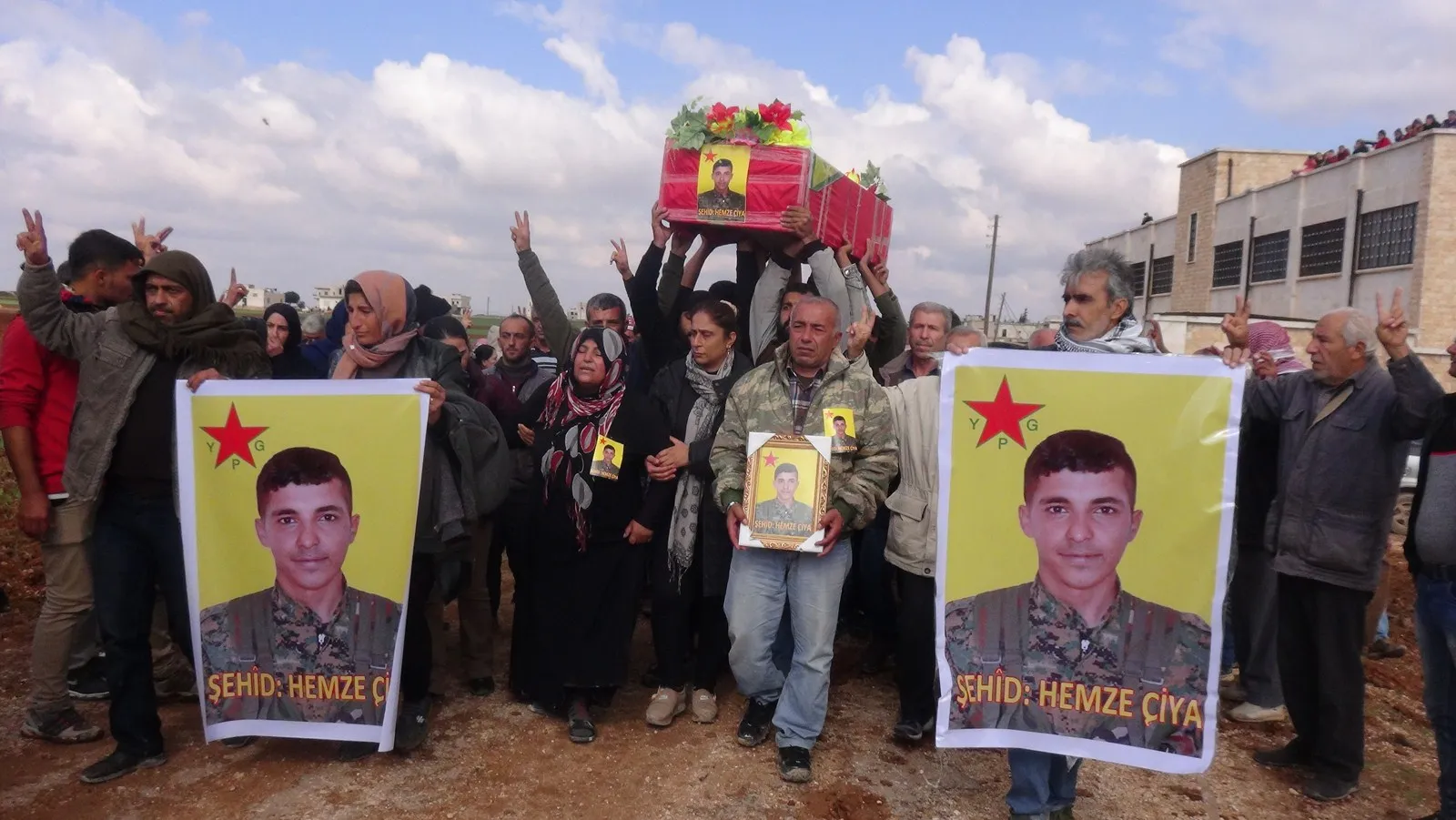 تشييع أحد شهداء المرحلة الثانية من مقاومة العصر في الشهباء
