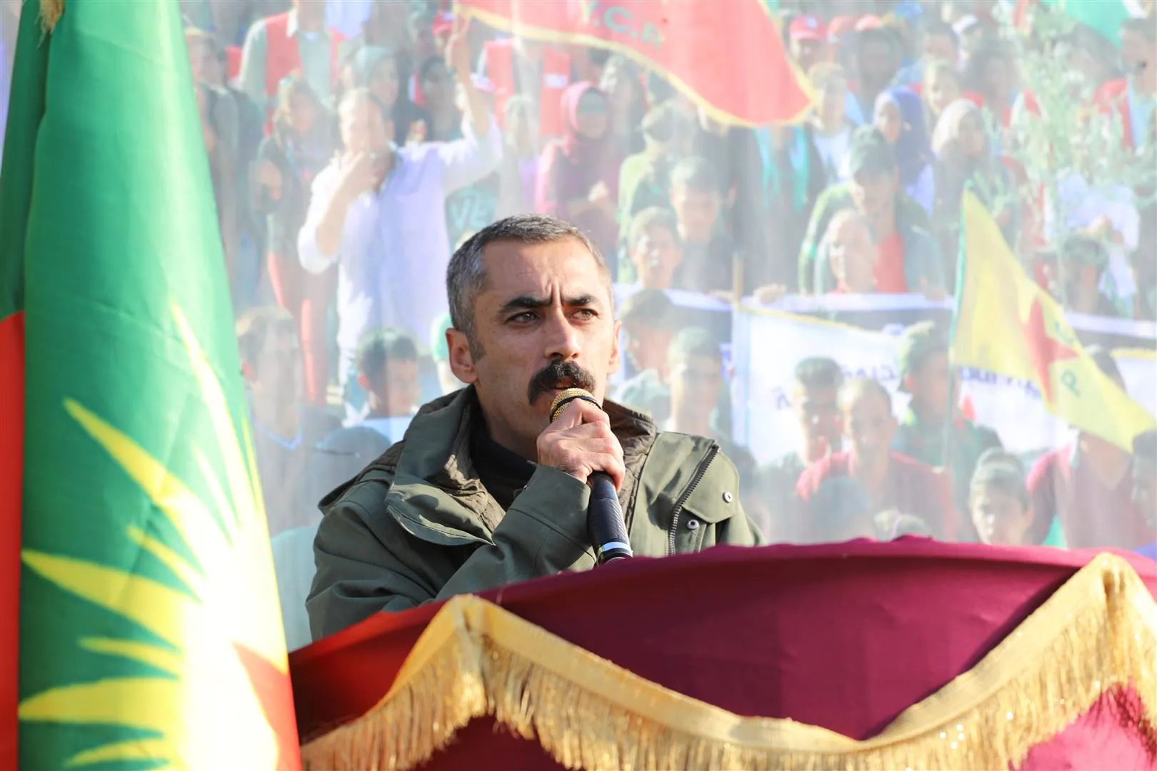 روني باز : الشبيبة منذ البداية قدوة الثورة وستبقى كذلك
