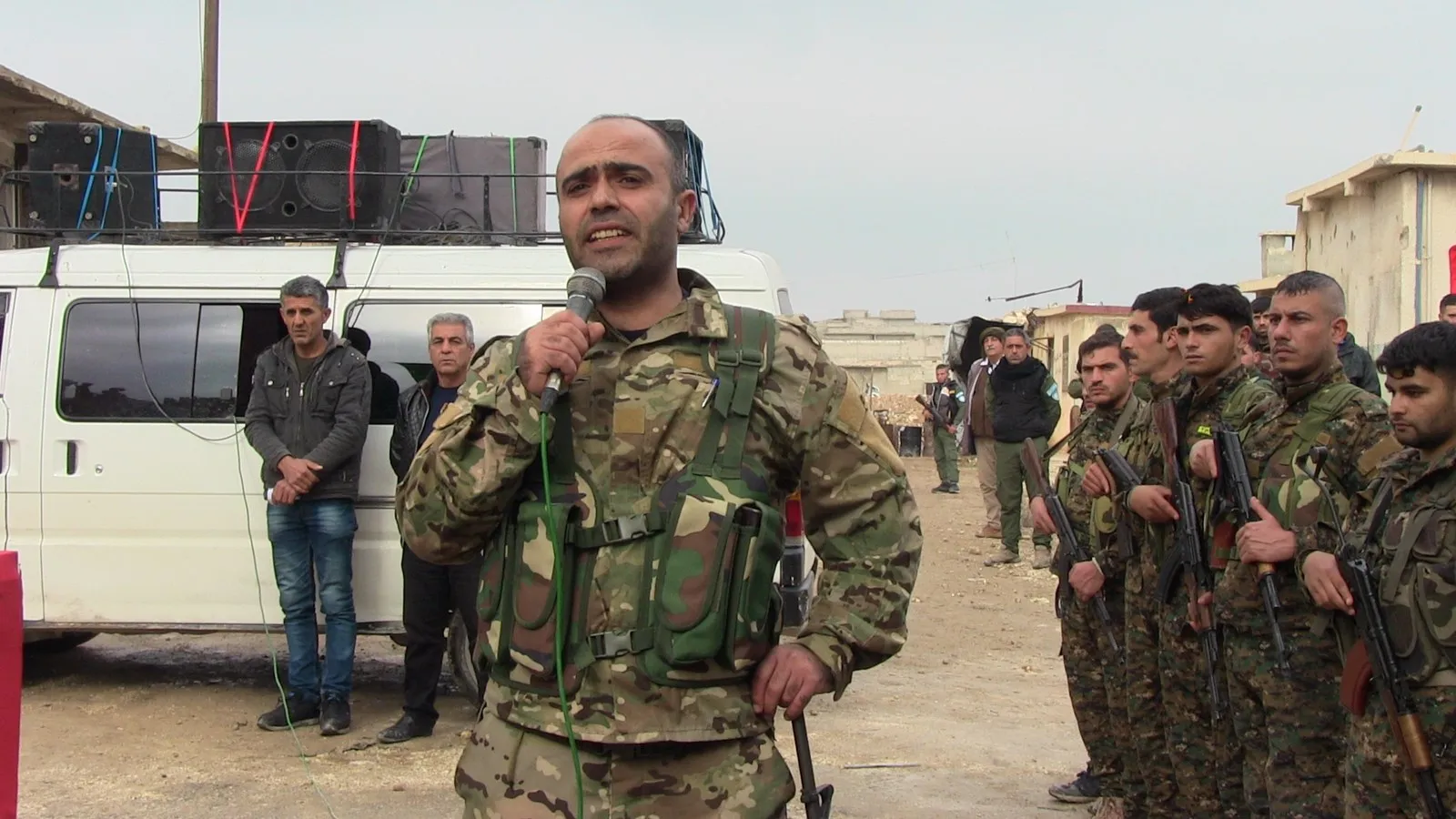 أهالي حلب يشيعون الشهيد ريبر حلب إلى مثواه الأخير