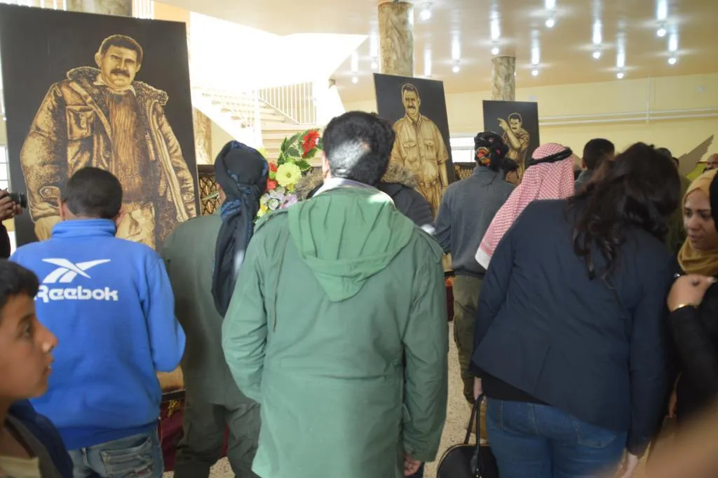 معرض صور أوجلان يحط برحاله في تل حميس