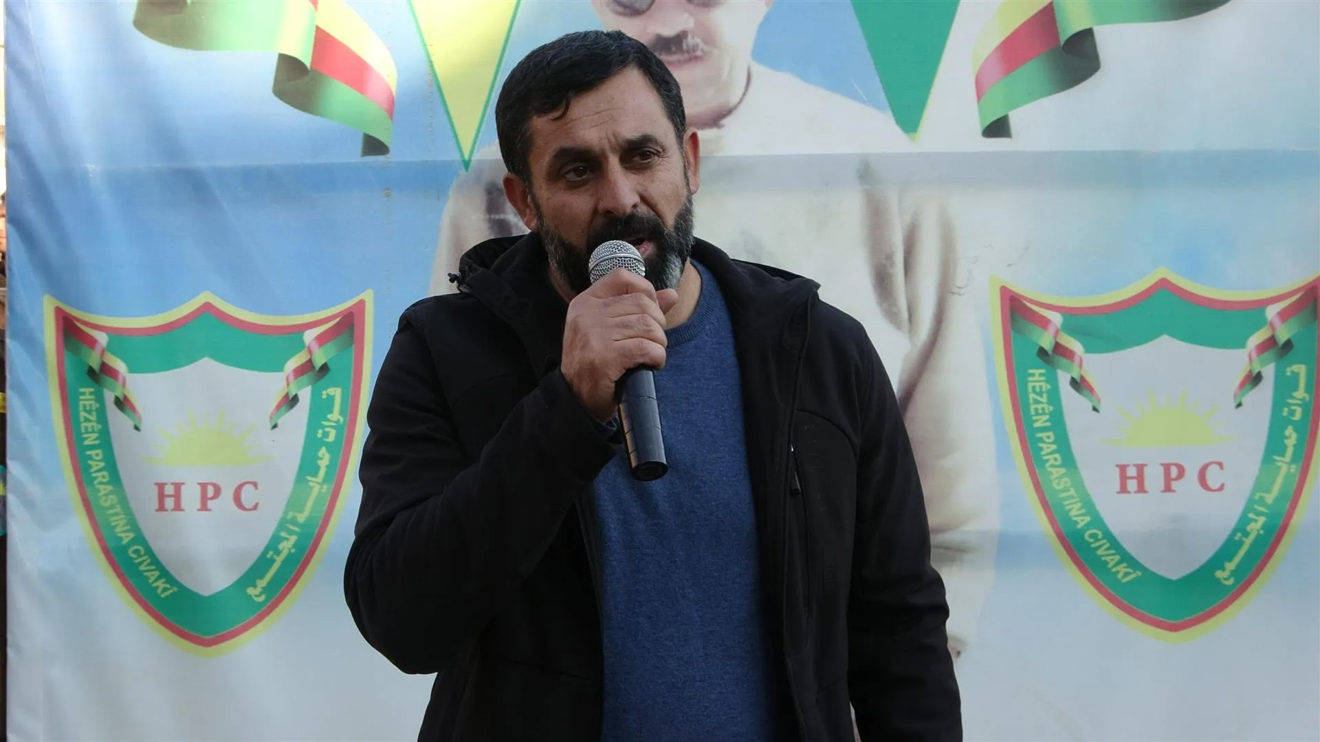  طالبوا بإنهاء العزلة وحرية أوجلان خلال تظاهرة