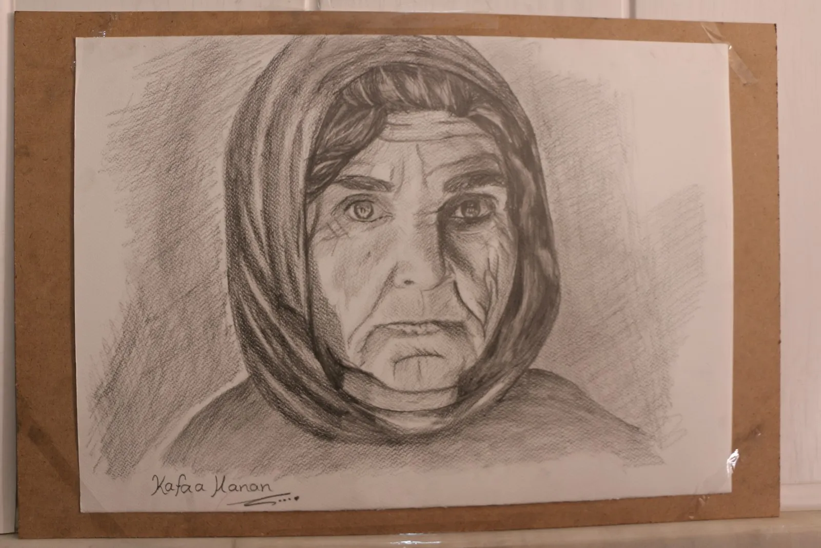 "شموع في الظلام" عنوان معرض الرسم بحلب