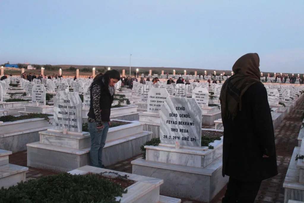 أهالي كوباني يستذكرون شهداء شهر كانون الأول