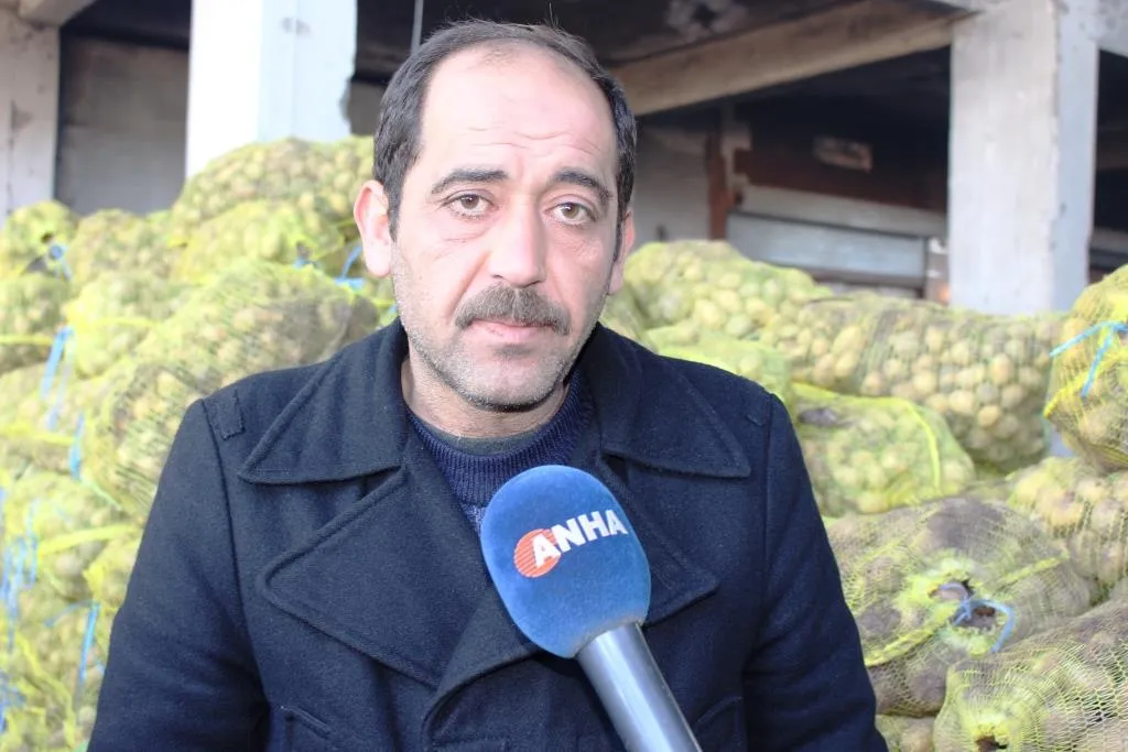 مطالبات لإصلاح الطرقات في سوق الهال بالرقة - تحديث