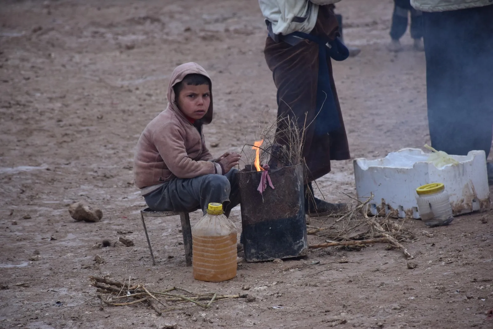 الأمطار تغرق مخيماً لنازحي دير الزور وسط تغافل للمنظمات الدولية