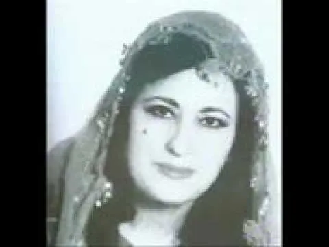 عيشة شان اتسمت أغانيها بالحنان والصوت الرخيم