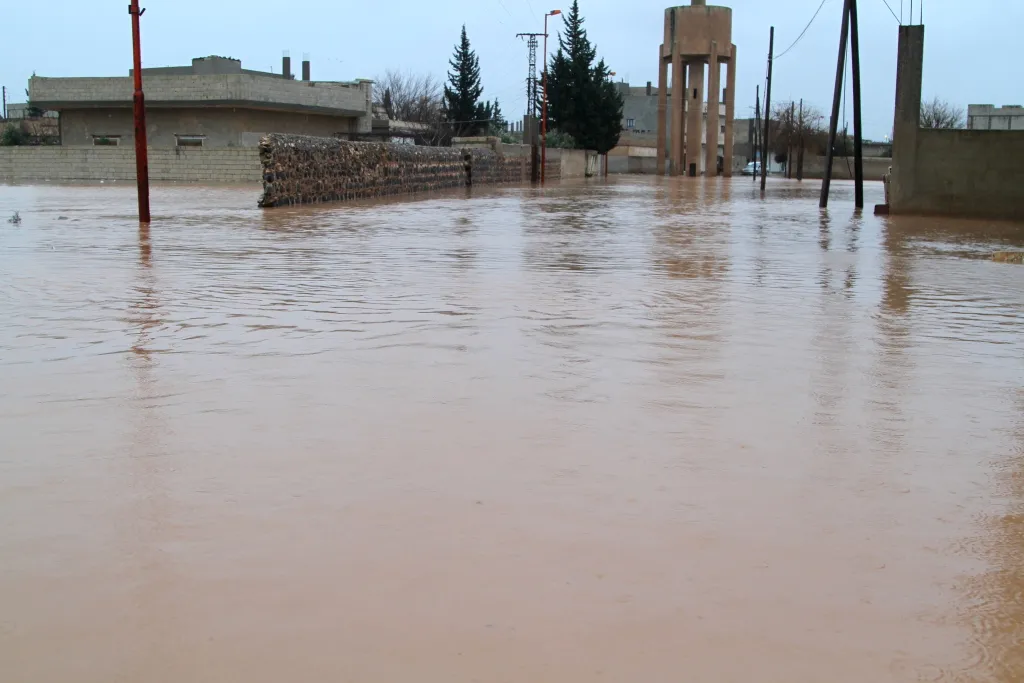 فيضانات في شوارع كوباني وريفها للمرة الثانية خلال عام