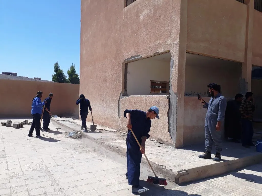 ترحيل 39150 متر مكعب من القمامة في دير الزور والعمل مستمر