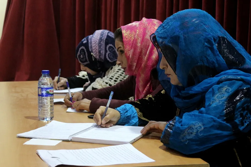 اجتماع موسع لمكاتب المرأة ضمن الاستعداد للكونفرانس الأول لها في الطبقة