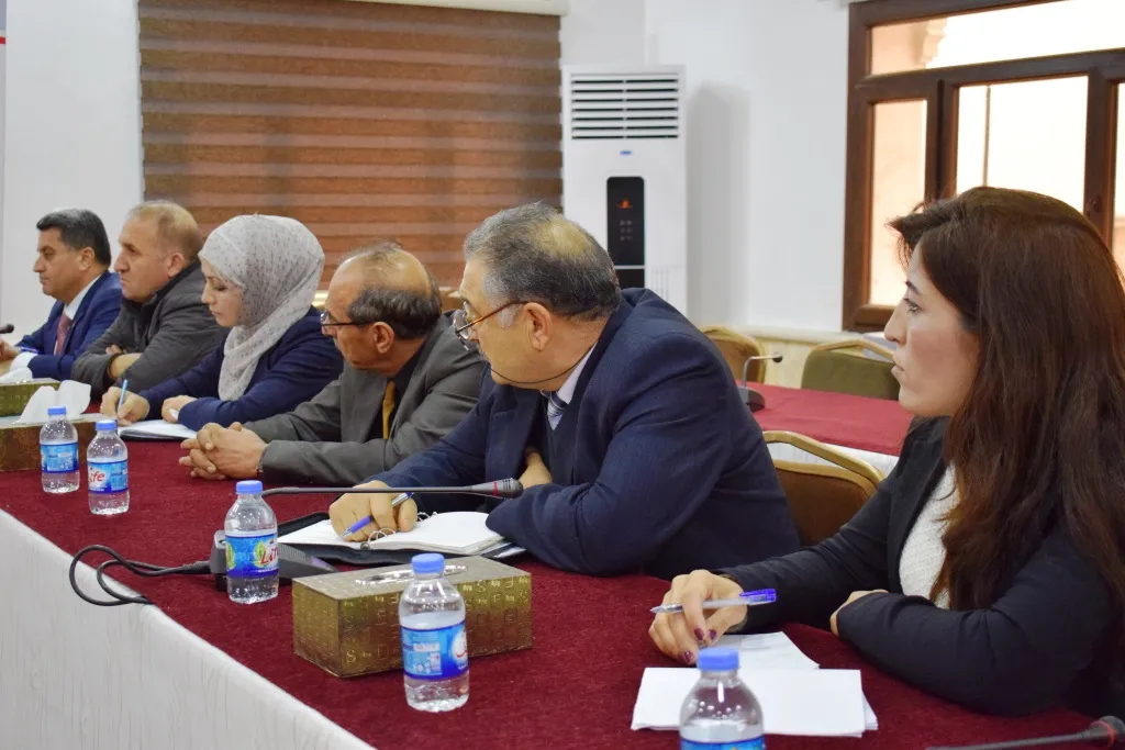 المجلس التنفيذي يناقش عمل مكاتب العلاقات العامة في الإدارة الذاتية