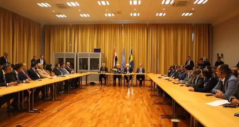 كبير المفاوضين الحوثيين يدعو لتشكيل حكومة انتقالية