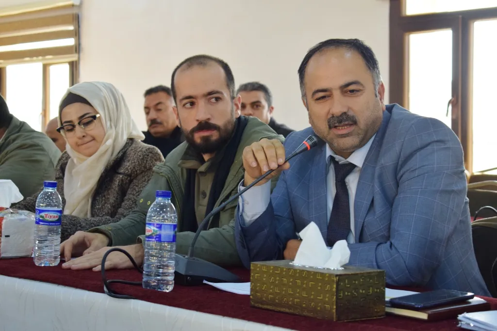 الإدارة الذاتية في شمال وشرق سوريا تصادق على شعارها