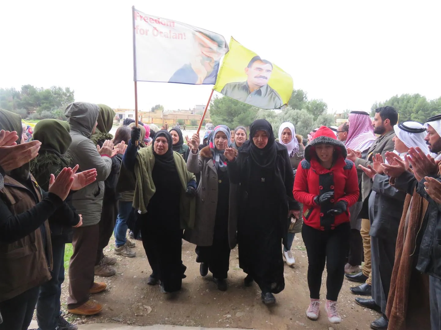 تحت خيمة العزاء أكدوا على النضال للدفاع عن المكتسبات التي تحققت بفضل الشهداء