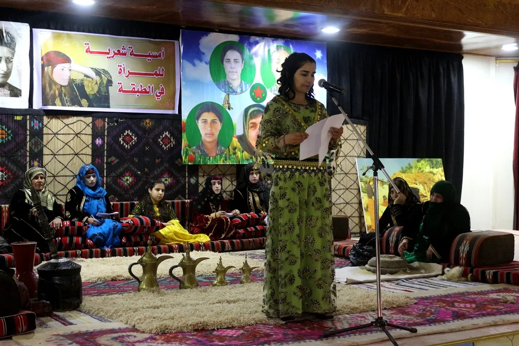 أمسية شعرية لإحياء التراث الفراتي للمرأة في الطبقة