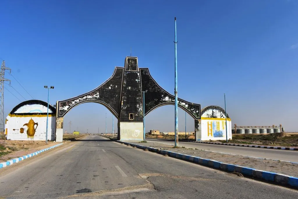 ترميم المدخل الشمالي لدير الزور وتوزيع أسطوانات الغاز على الأهالي