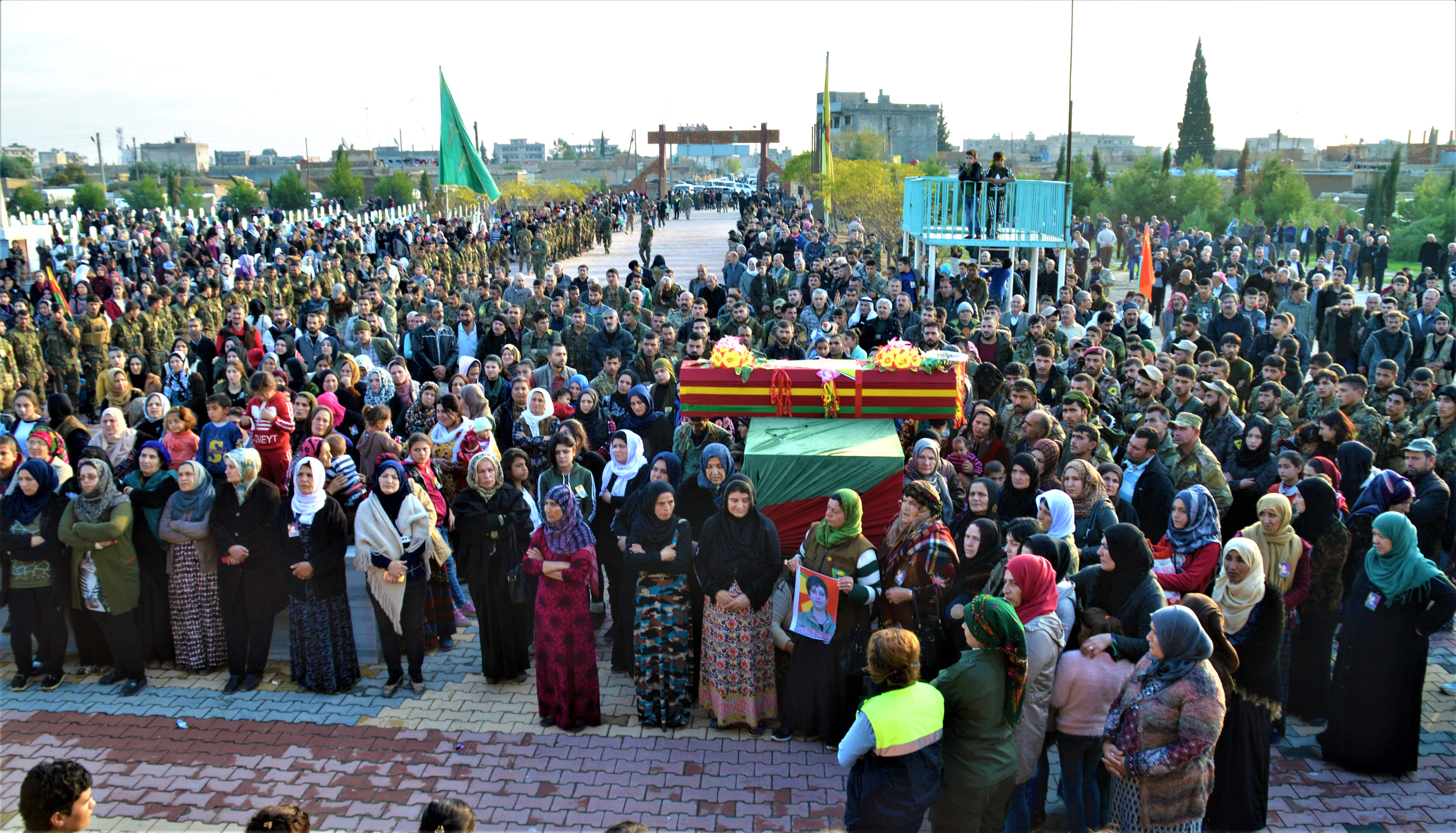 ’حملنا السلاح لحماية الشرف والأرض ولذلك يتوجب أن ندافع عنها ونستشهد في سبيلها‘