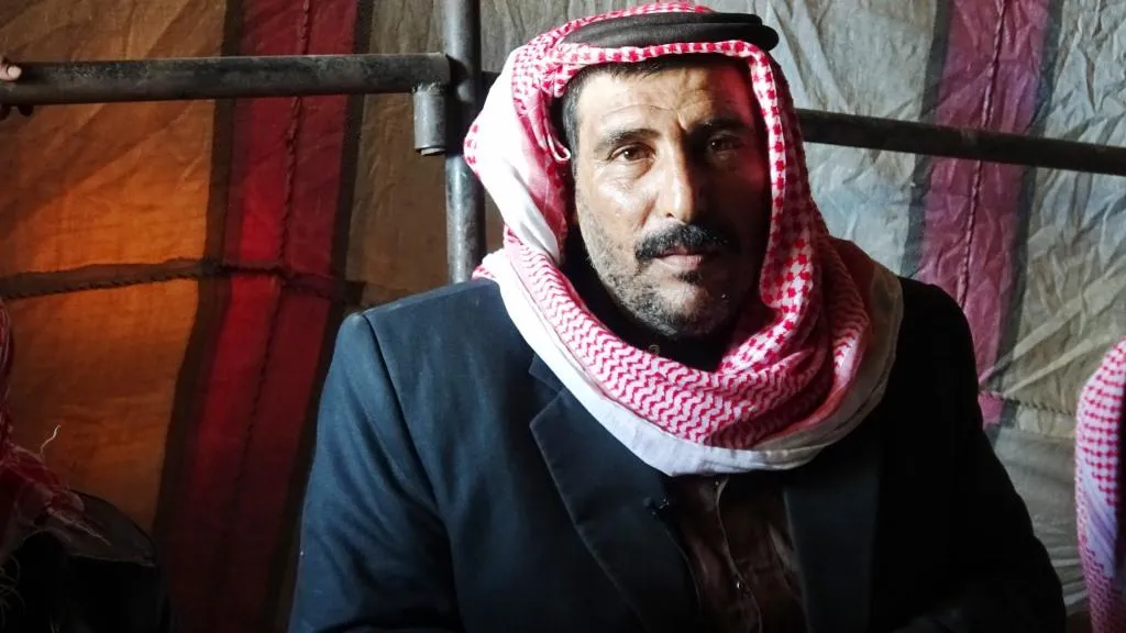 معاناة نازحي مخيم يعرب بالرقة يضاعفها البرد