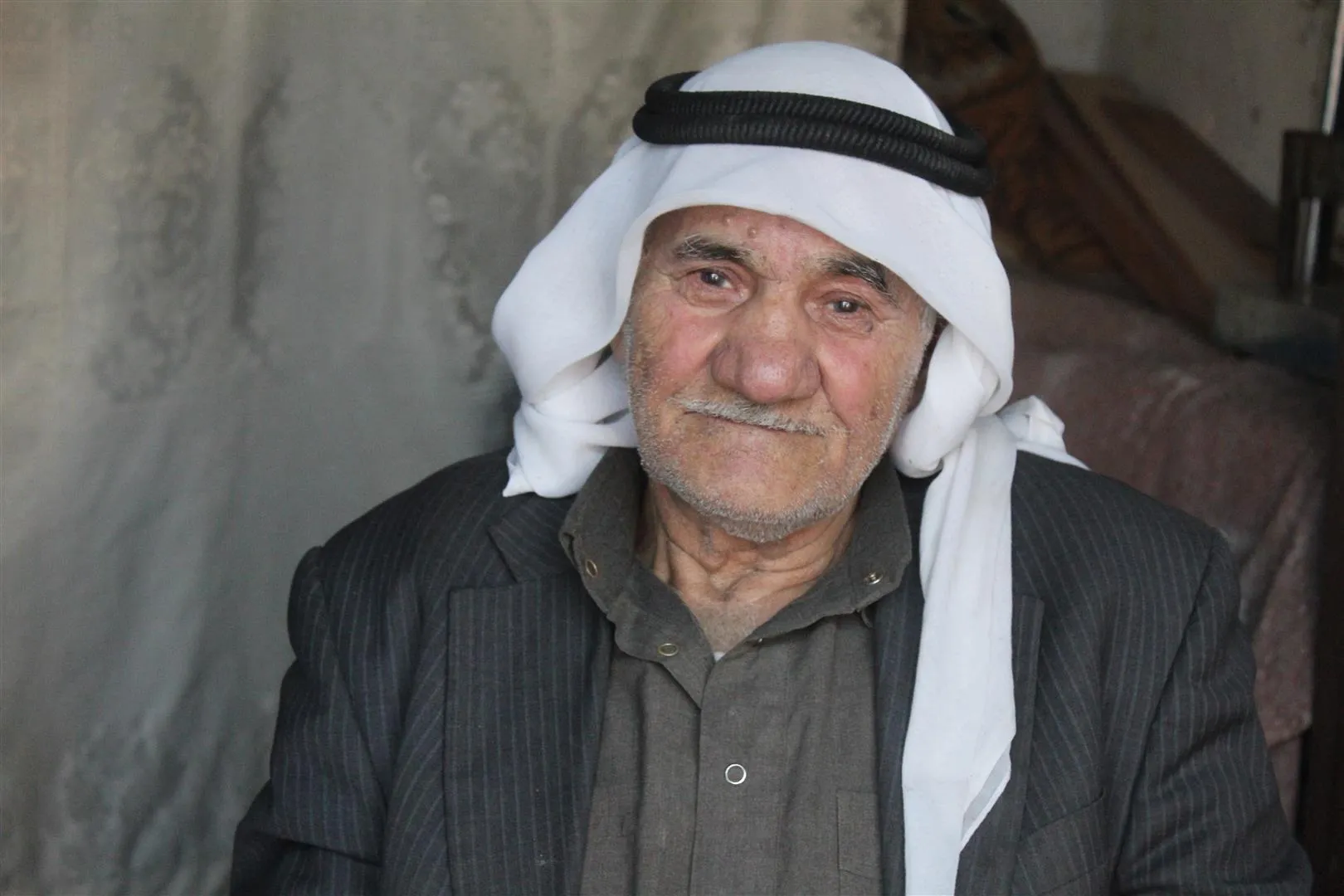 أربعة عقود من العمل دون كلل أو ملل في مهنته