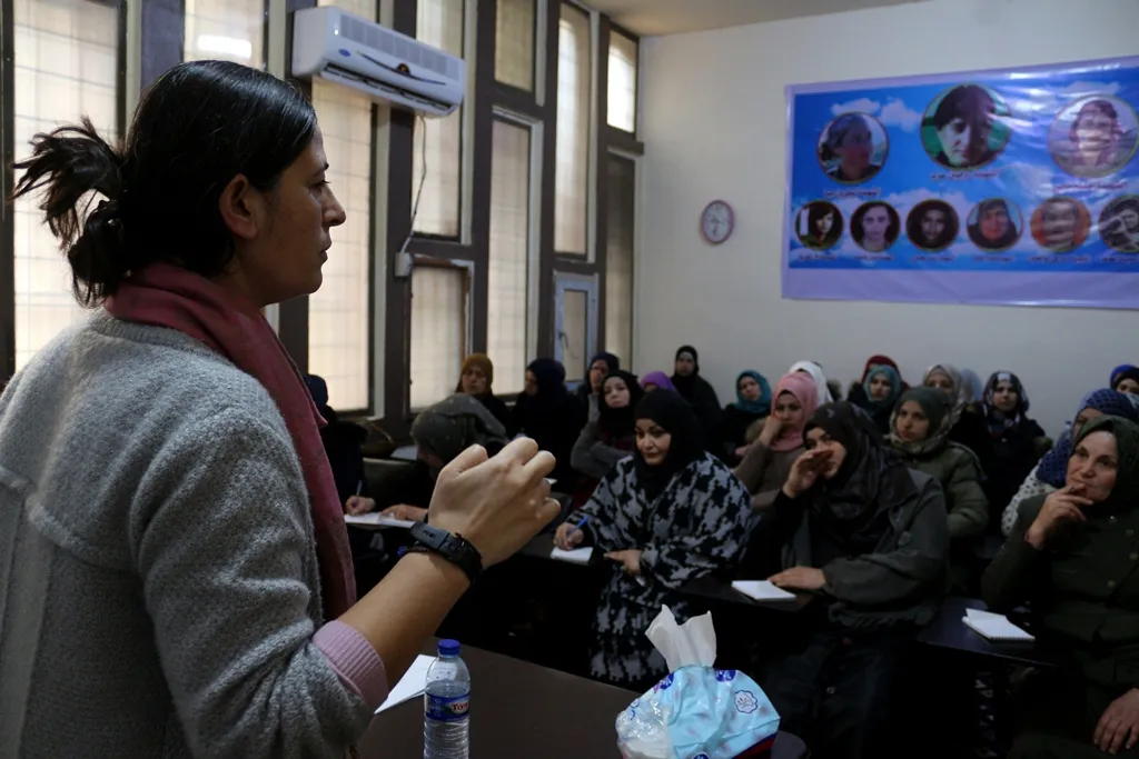 اكاديمية المرأة السورية تفتتح دورتها التاسعة