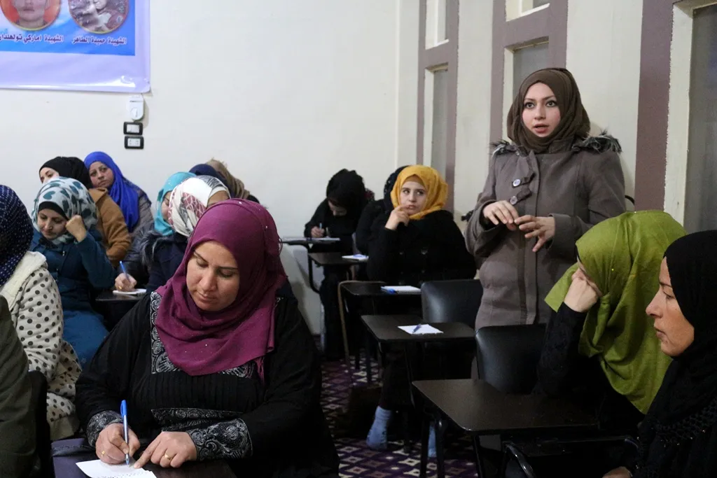 اكاديمية المرأة السورية تفتتح دورتها التاسعة