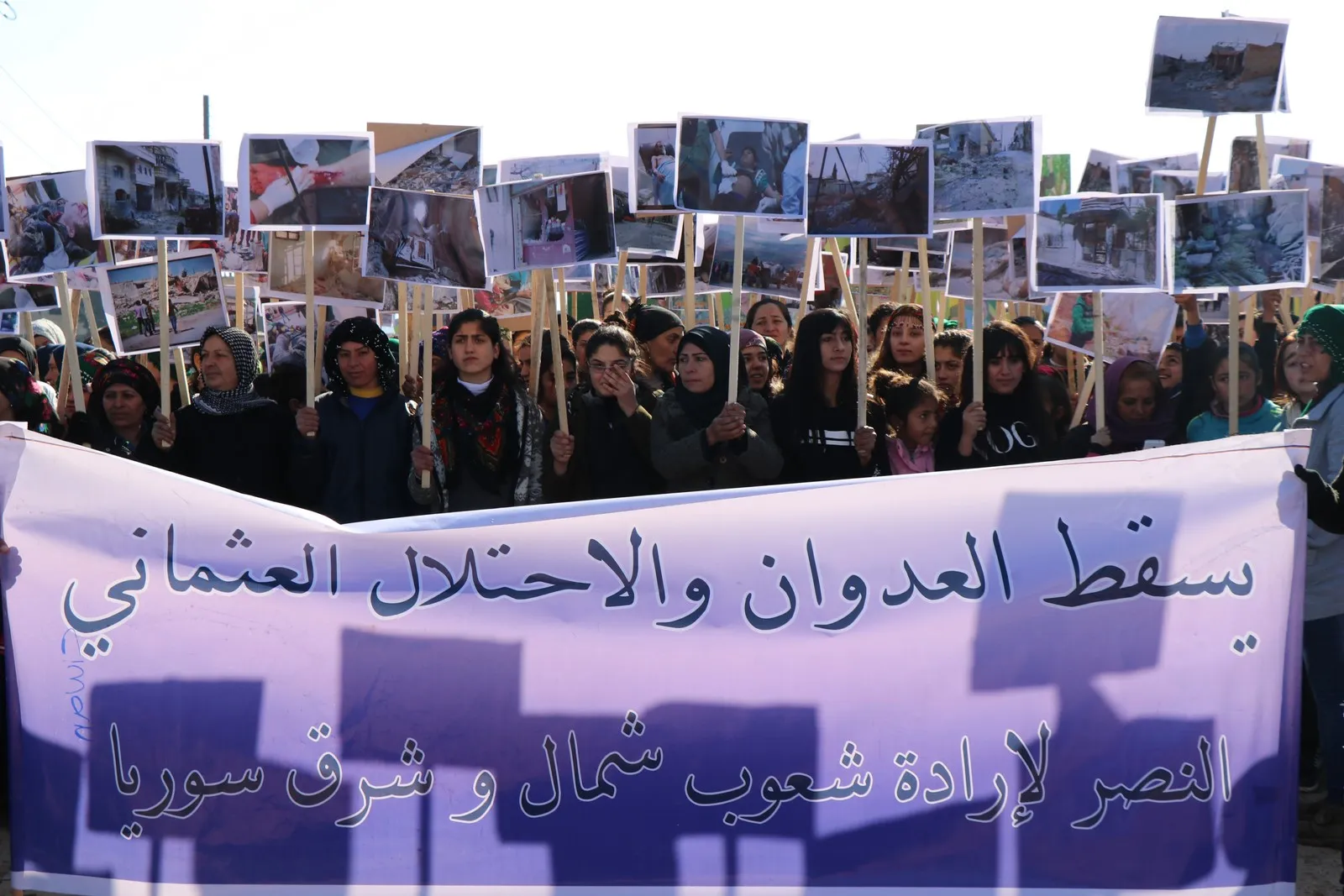 حناجر الآلاف من العفرينيين تصدح في الشهباء "سنعود إلى عفرين"