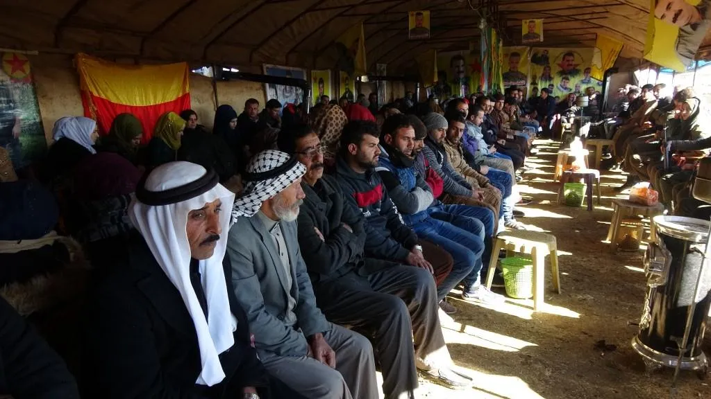 أهالي تل حميس يقدمون واجب العزاء لذوي الشهيد وعد