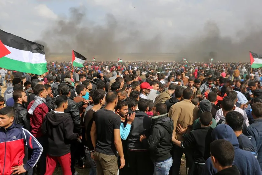إصابة معلم فلسطيني وحماس تبدأ بتصعيد المسيرات في غزة