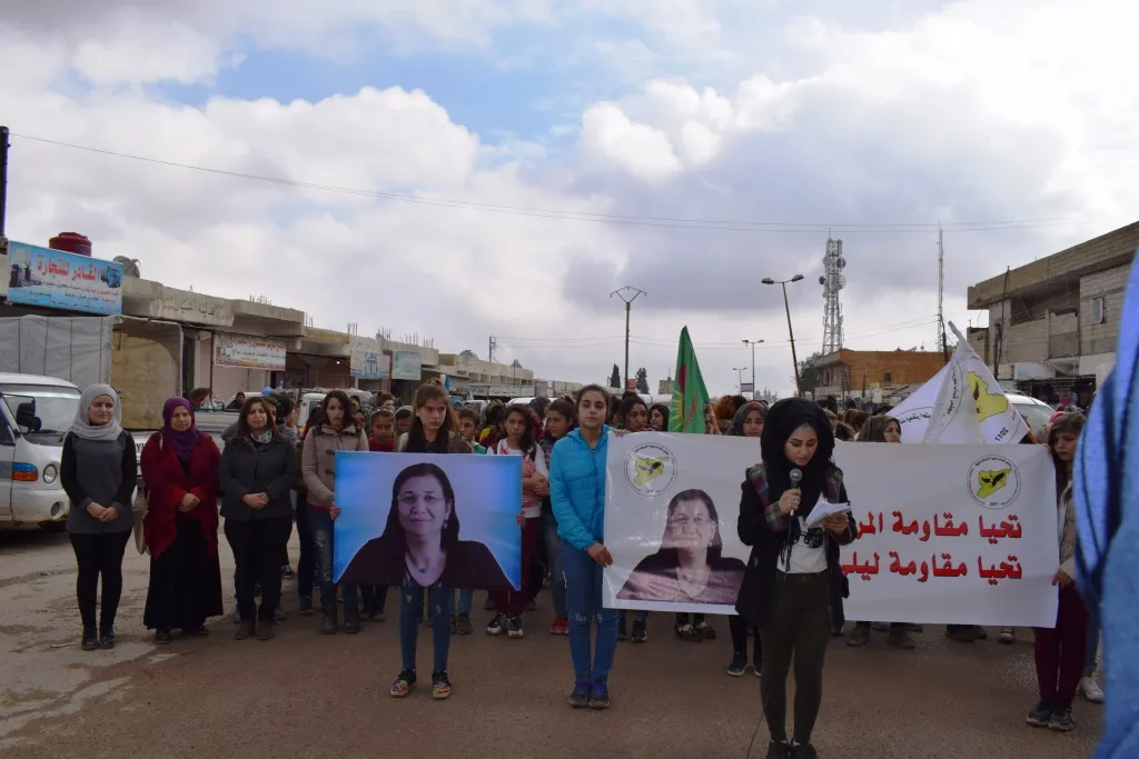 'ليلى كوفن أصبحت رمز الصمود في العالم'