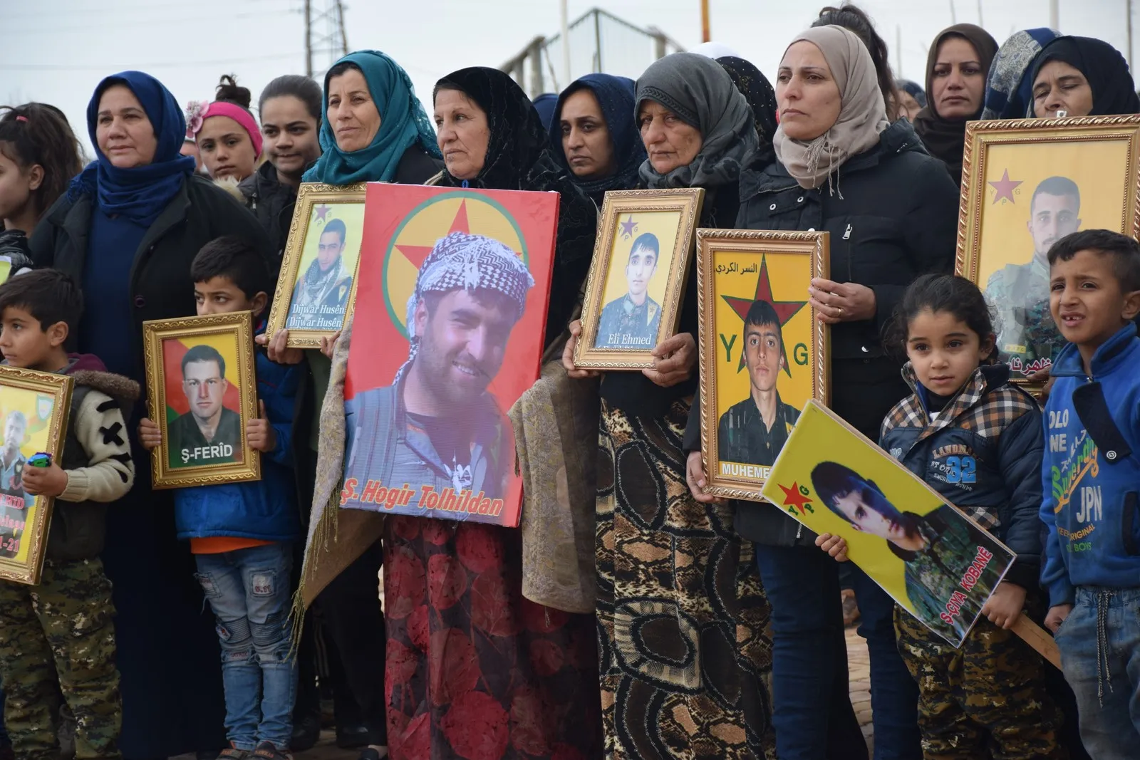 عوائل الشهداء: لن نسمح لأردوغان ومرتزقته احتلال أراض تحررت بدماء شهدائنا