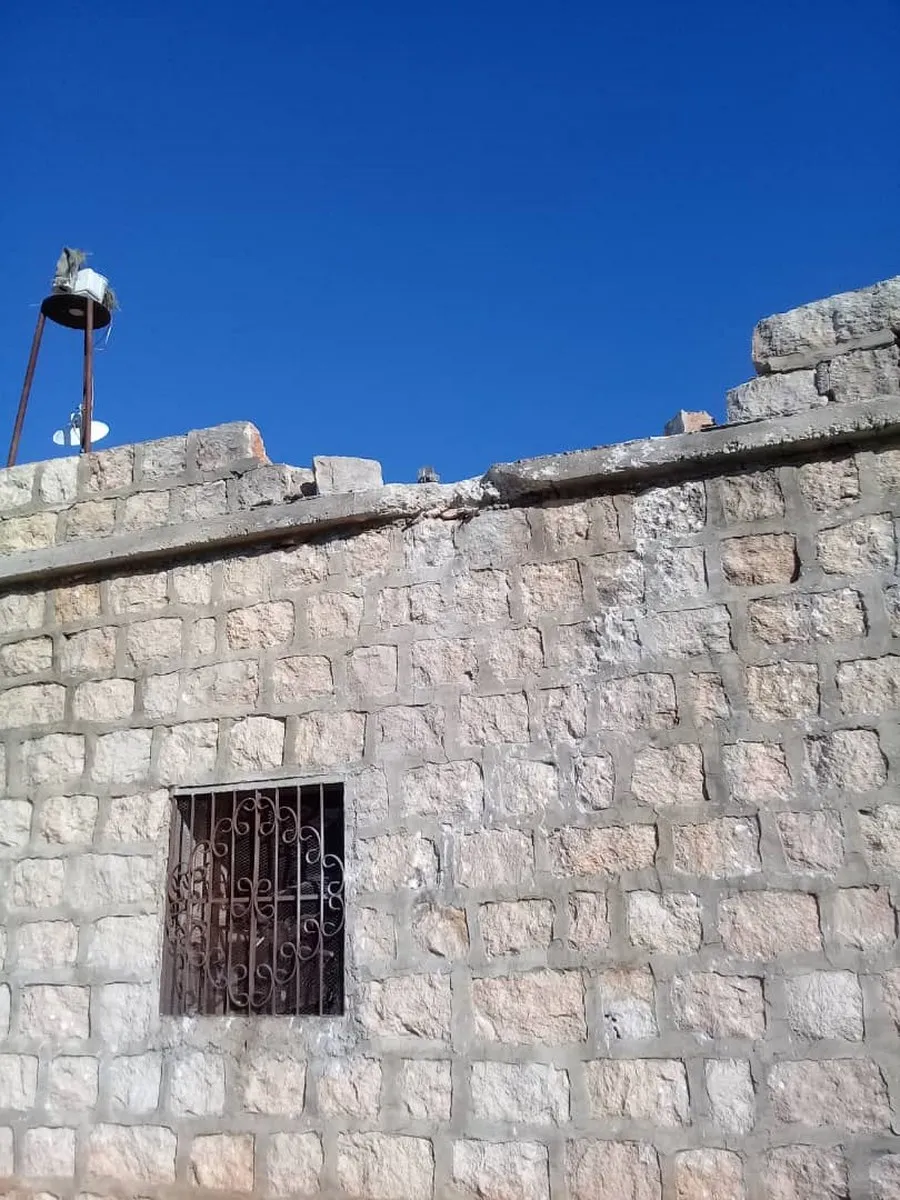 إصابة زوجين مسنين وتدمير منازل جراء القصف على قرية صوغانكه