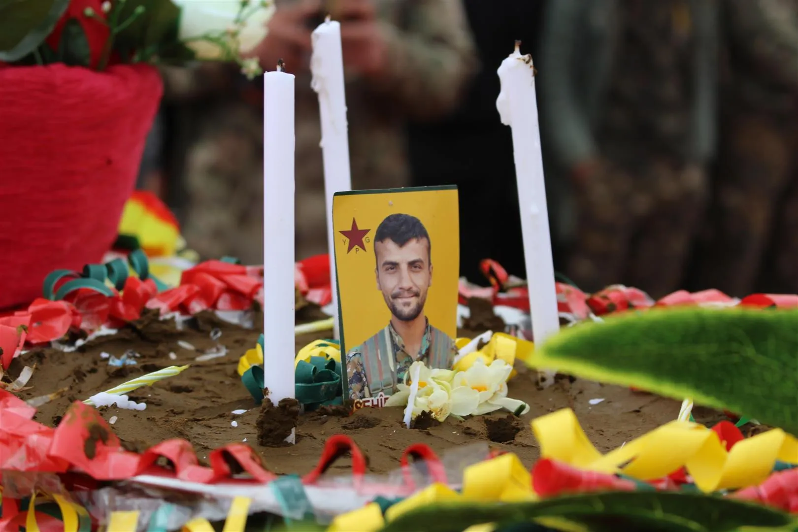 جثمان الشهيد خليل وُري الثرى في ديرك