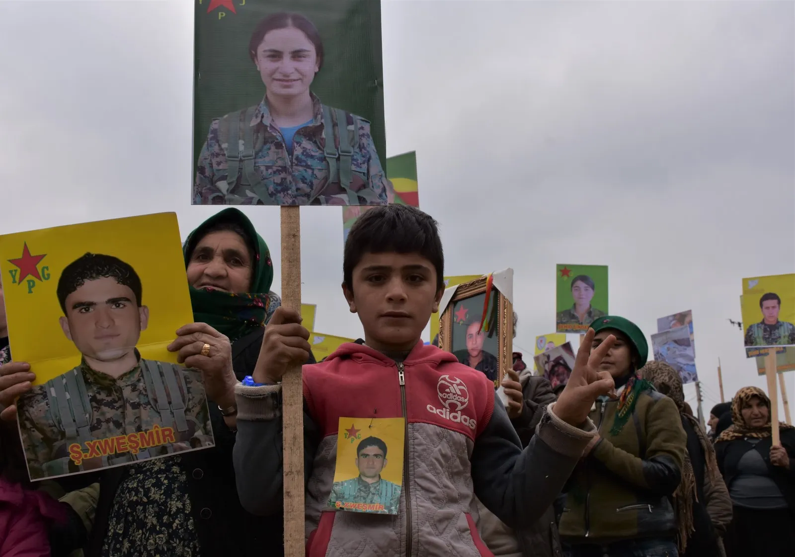 أصوات ذوي شهداء عفرين والشهباء تمتزج وتؤكد على مواجهة العدوان التركي