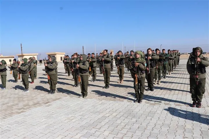 جثمان الشهيد أشرف يوارى الثرى في مقبرة الشدادي