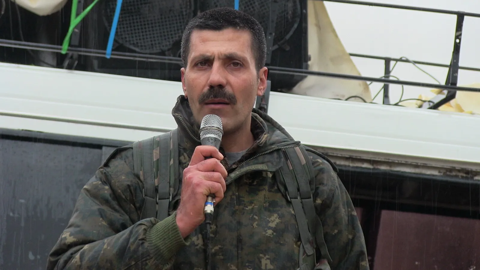 تحت زخات المطر ودّع أهالي حلب الشهيد محمد نادر