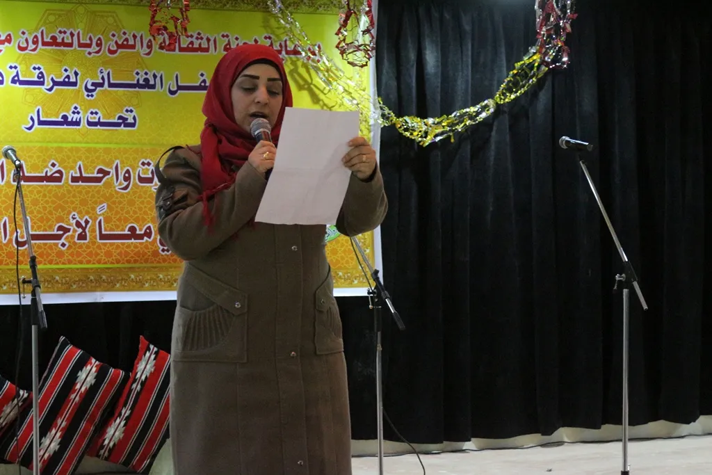 ʹنرفض الإرهاب وننادي بالحريةʹ رسالة أمسية غنائية في الطبقة