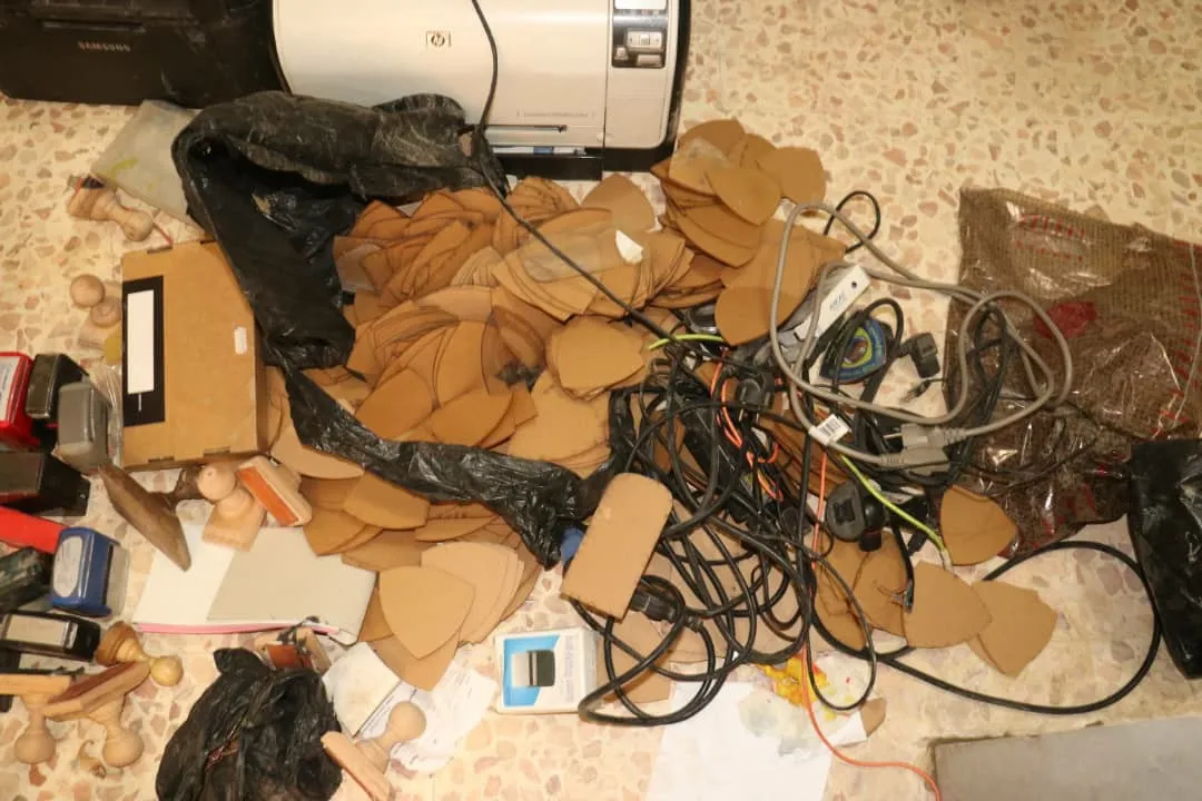 القبض على شبكة تزوير بالرقة