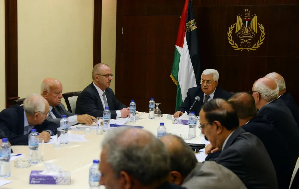 استقالة الحكومة الفلسطينية الحالية  وسط معارضة كبيرة