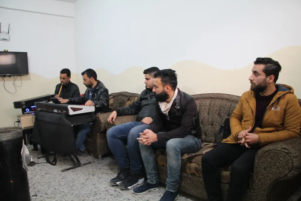 مركز الثقافة والفن في منبج يصقل مهارات الفنانين الشعبيين 